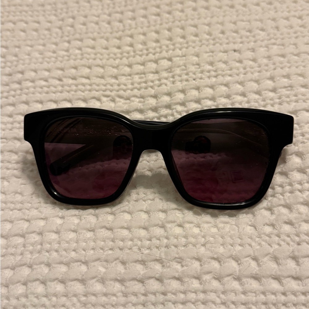 Costa Nusa Sunglasses with polarized lenses
